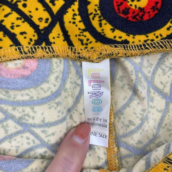Lularoe Printed Leggings Yellow Multi Color One Size 2-10 - Picture 8 of 8